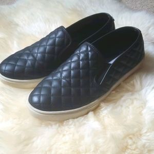 Black Steve Madden Slid On Sneakers